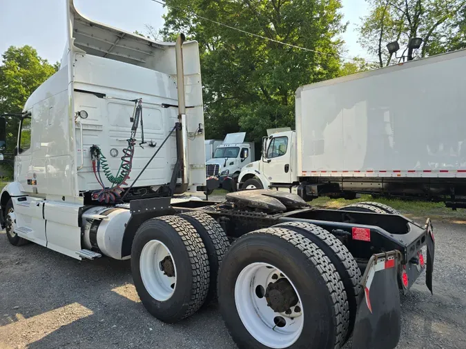 2019 VOLVO VNR64T-640