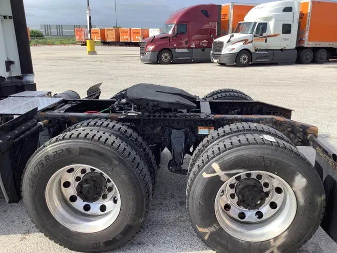 2019 Freightliner Cascadia 126