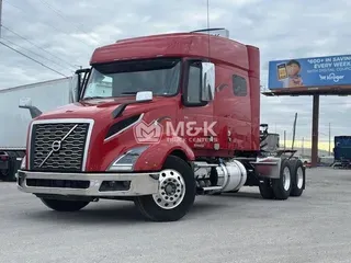 2020 VOLVO VNL64T740