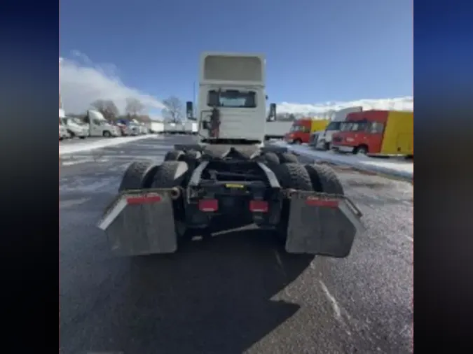 2019 NAVISTAR INTERNATIONAL RH613 DAYCAB T/A