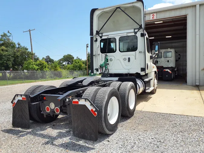 2018 FREIGHTLINER/MERCEDES CASCADIA 125