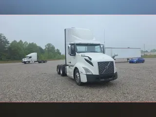 2020 Volvo VNL300