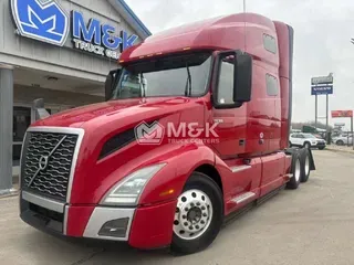 2020 VOLVO VNL64T760