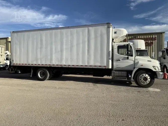 2017 HINO 258
