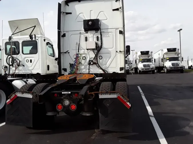 2020 FREIGHTLINER/MERCEDES CASCADIA 125873a00e58854b59a91efde92f6d69aec