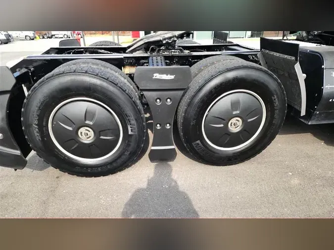 2022 KENWORTH T680873bfd7faea829e63d589627e6b819c4