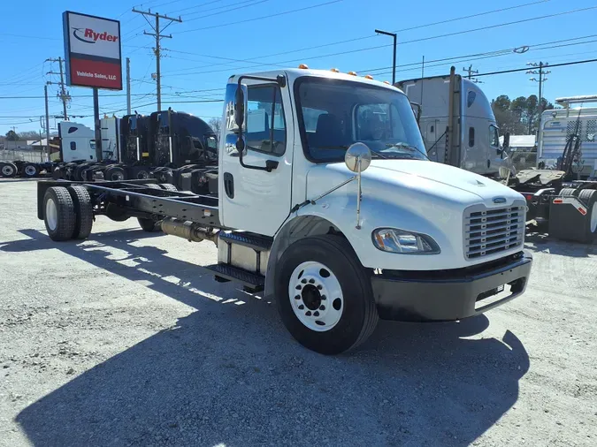 2013 FREIGHTLINER/MERCEDES M2 106