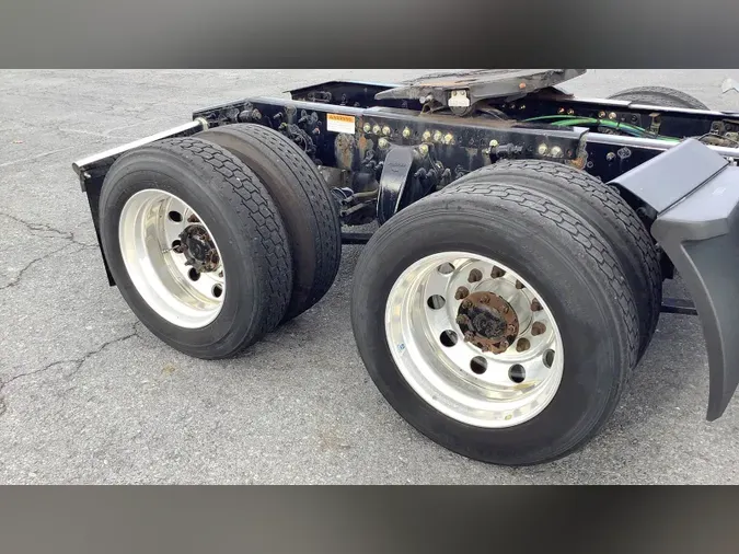 2020 Freightliner Cascadia 126