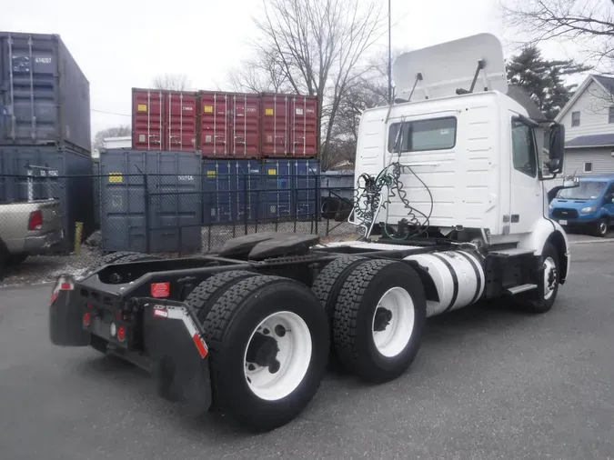 2019 VOLVO VNL