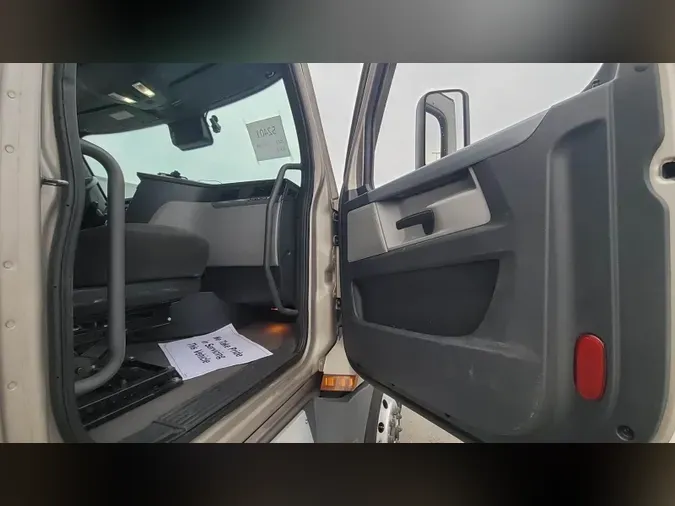 2022 Freightliner Cascadia 12687404fb43e905f3278baa0000df736bf