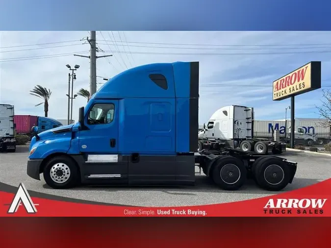 2021 FREIGHTLINER CA126