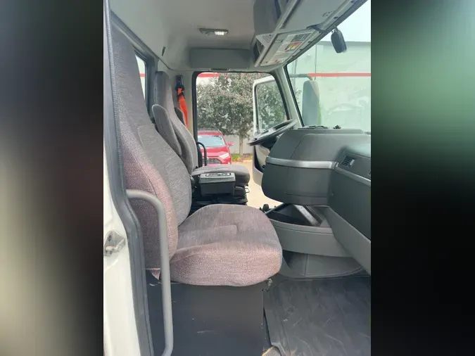 2019 VOLVO VNL64T-300874b7bf36a007a51f6b55e93224f1af3