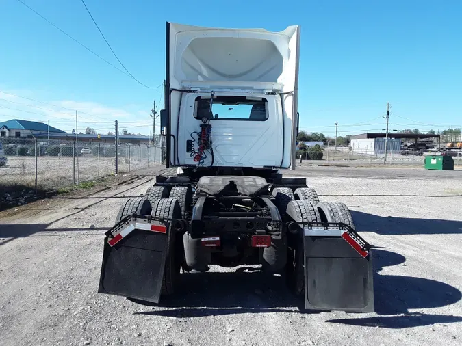 2020 NAVISTAR INTERNATIONAL LT625 DAYCAB T/A