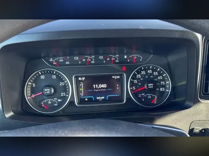 2022 INTERNATIONAL LT