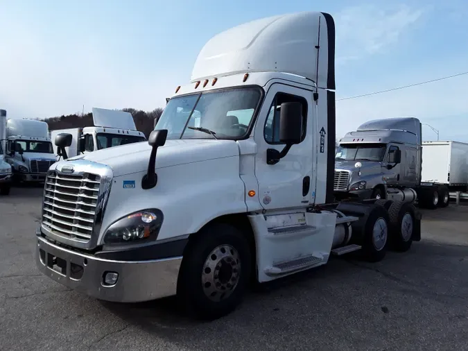 2018 FREIGHTLINER/MERCEDES CASCADIA 125874d03f6309f62bc3f6ee3591dcf2181