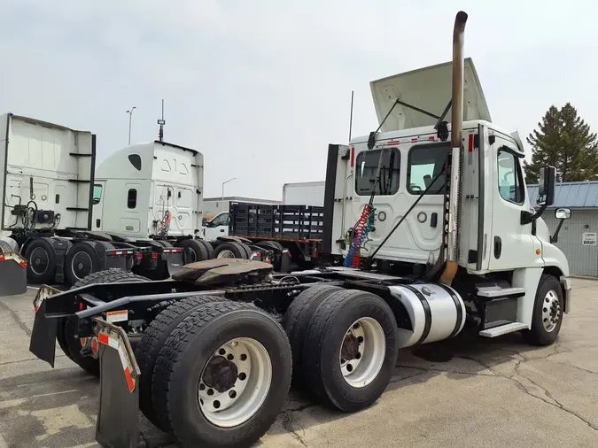 2018 FREIGHTLINER/MERCEDES CASCADIA 125