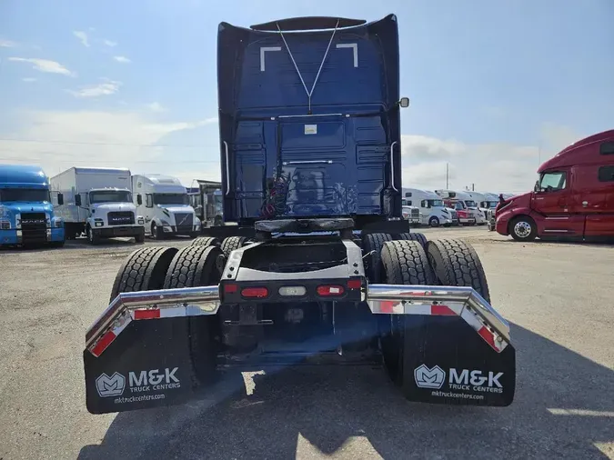 2019 VOLVO VNL64T760