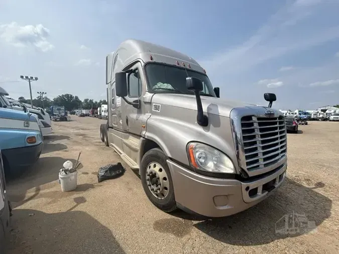 2015 FREIGHTLINER CASCADIA 125