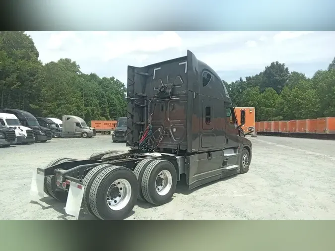 2024 Freightliner Cascadia 1268750aa970e13f00c71393aea7954af3d