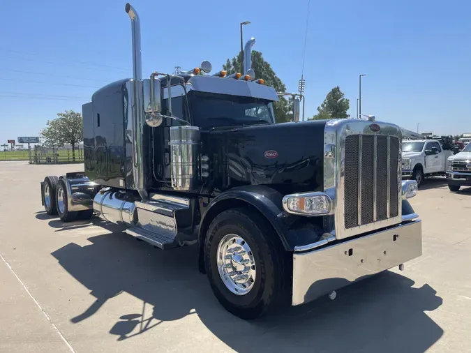 2021 Peterbilt 389