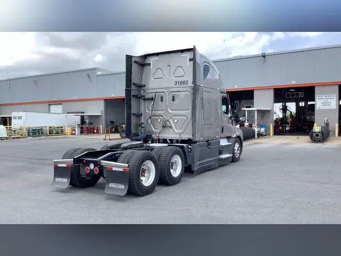 2024 Freightliner Cascadia