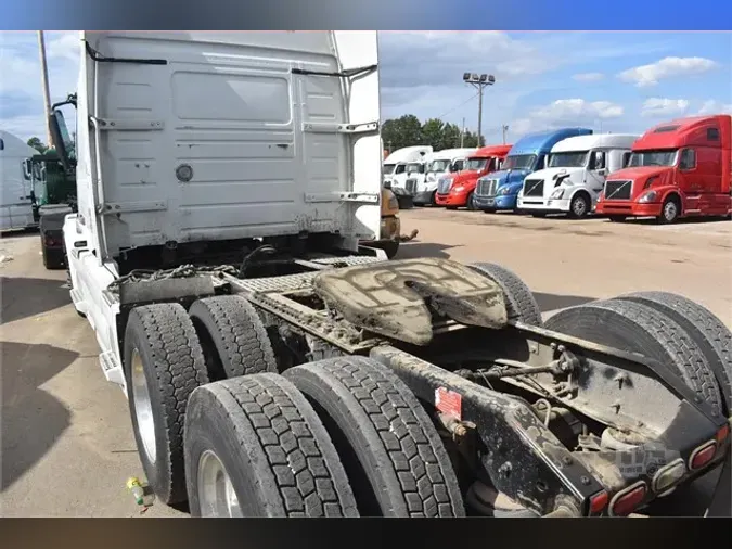 2013 VOLVO VNL64T630