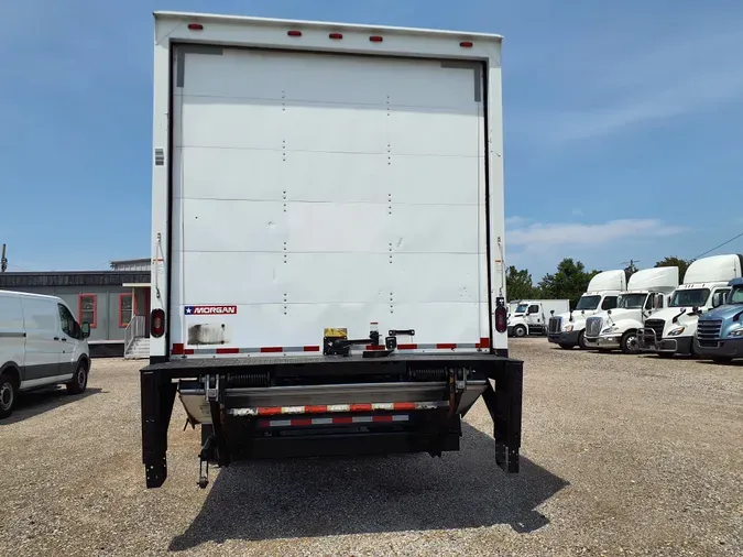 2018 FREIGHTLINER/MERCEDES M2 106