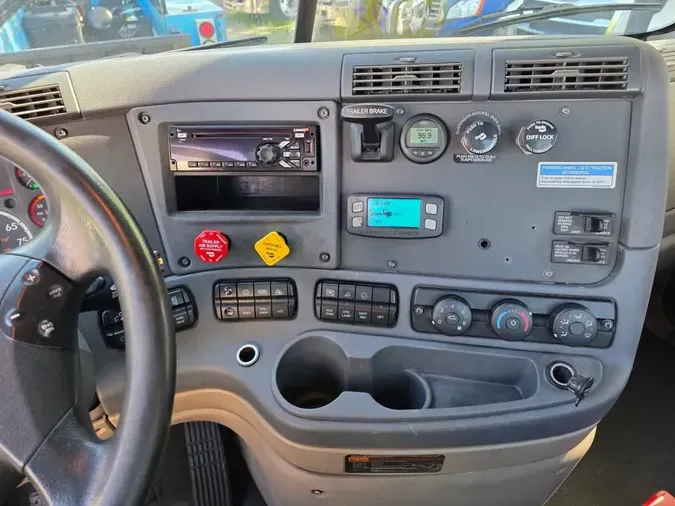 2019 FREIGHTLINER/MERCEDES CASCADIA 125