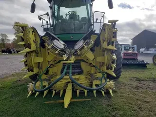 2019 John Deere 690