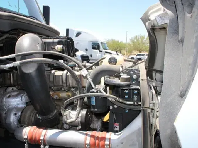 2021 FREIGHTLINER CA126