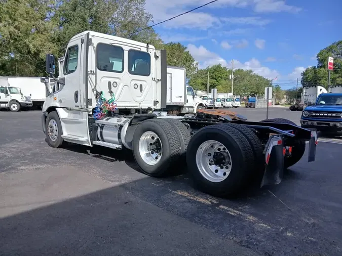 2020 FREIGHTLINER/MERCEDES CASCADIA 11387632f404d8331a1f45184f54e8bb3d4