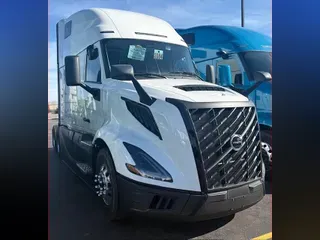 2025 VOLVO TRUCK VNL64TV04