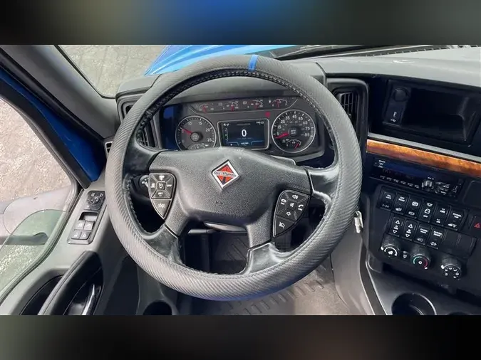 2020 INTERNATIONAL LT