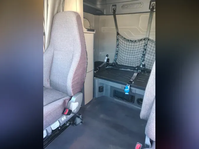 2020 FREIGHTLINER/MERCEDES CASCADIA 1258766a289abc8cdc18383454bc6c5244b