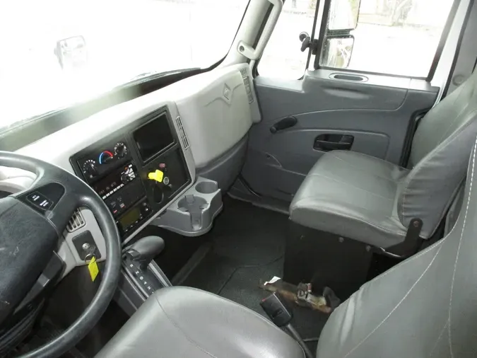 2017 INTERNATIONAL 4300