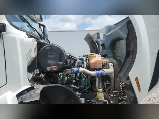 2019 Volvo VNL300