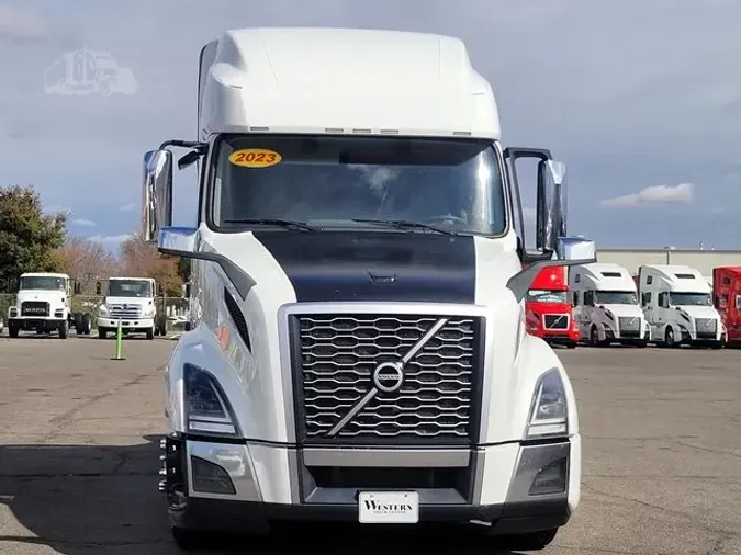 2023 VOLVO VNL64T760