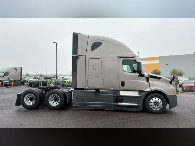 2025 Freightliner Cascadia 126