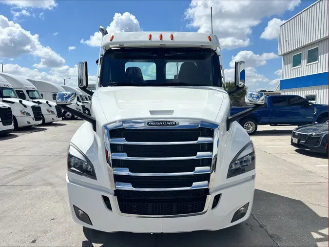 2024 Freightliner Cascadia 126