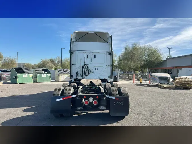 2021 Freightliner Cascadia 126876f85acf9eafac9eaa1c772296f41ee