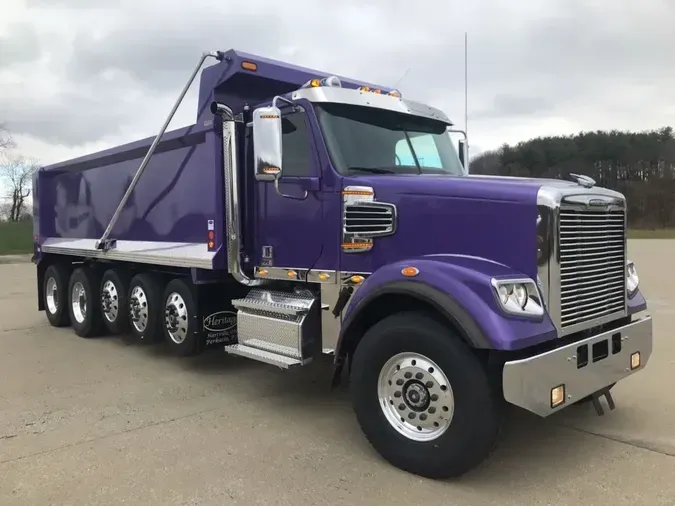 2022 Freightliner 122SD