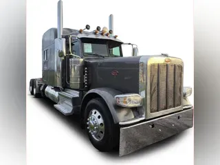 2023 Peterbilt 389
