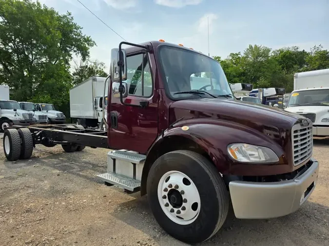 2019 FREIGHTLINER M2 106