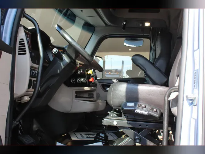 2023 Peterbilt 579