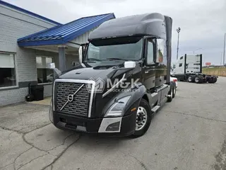 2021 VOLVO VNL64T760