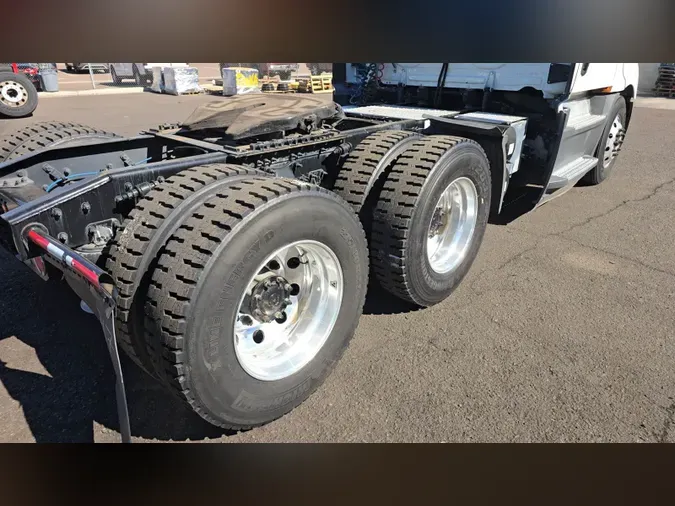 2020 Freightliner Cascadia 126