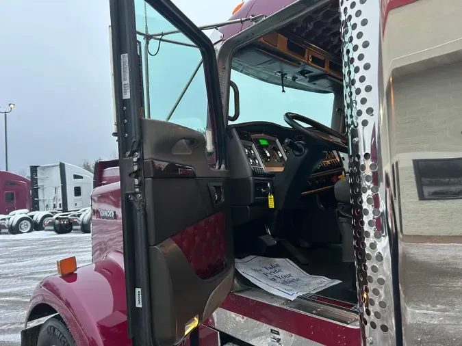 2021 Kenworth W900L