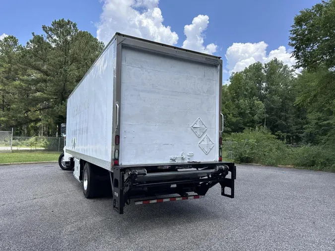 2017 Peterbilt 330
