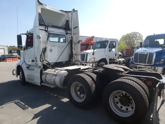 2019 VOLVO VNL64T-300
