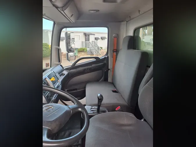 2018 HINO 268